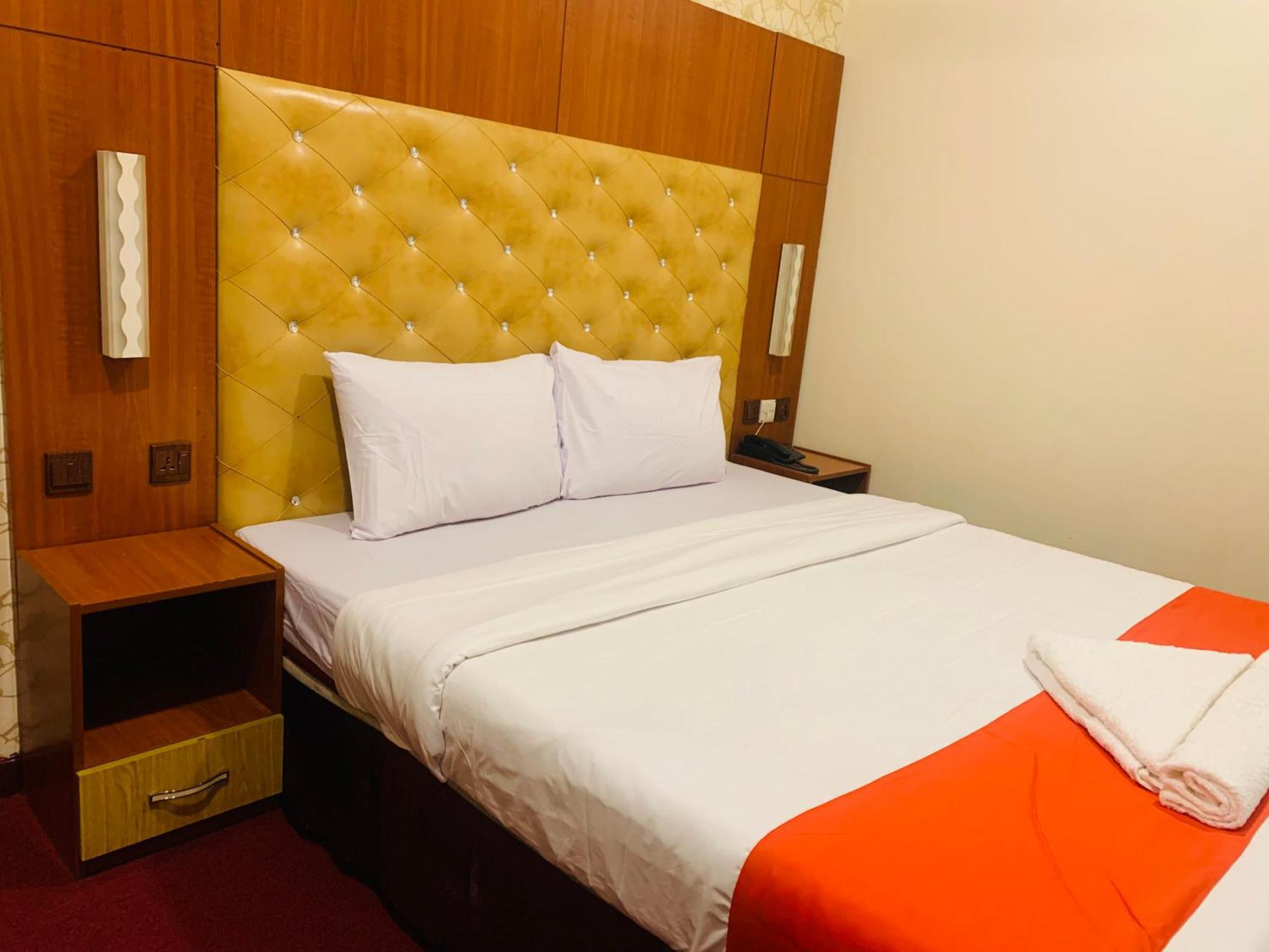 Parasol Hotel Dubaï Extérieur photo