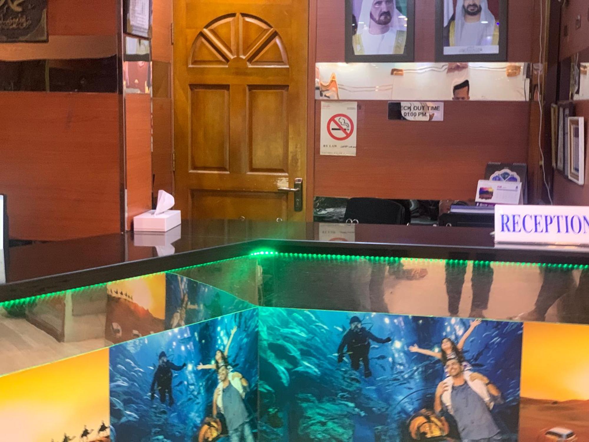 Parasol Hotel Dubaï Extérieur photo