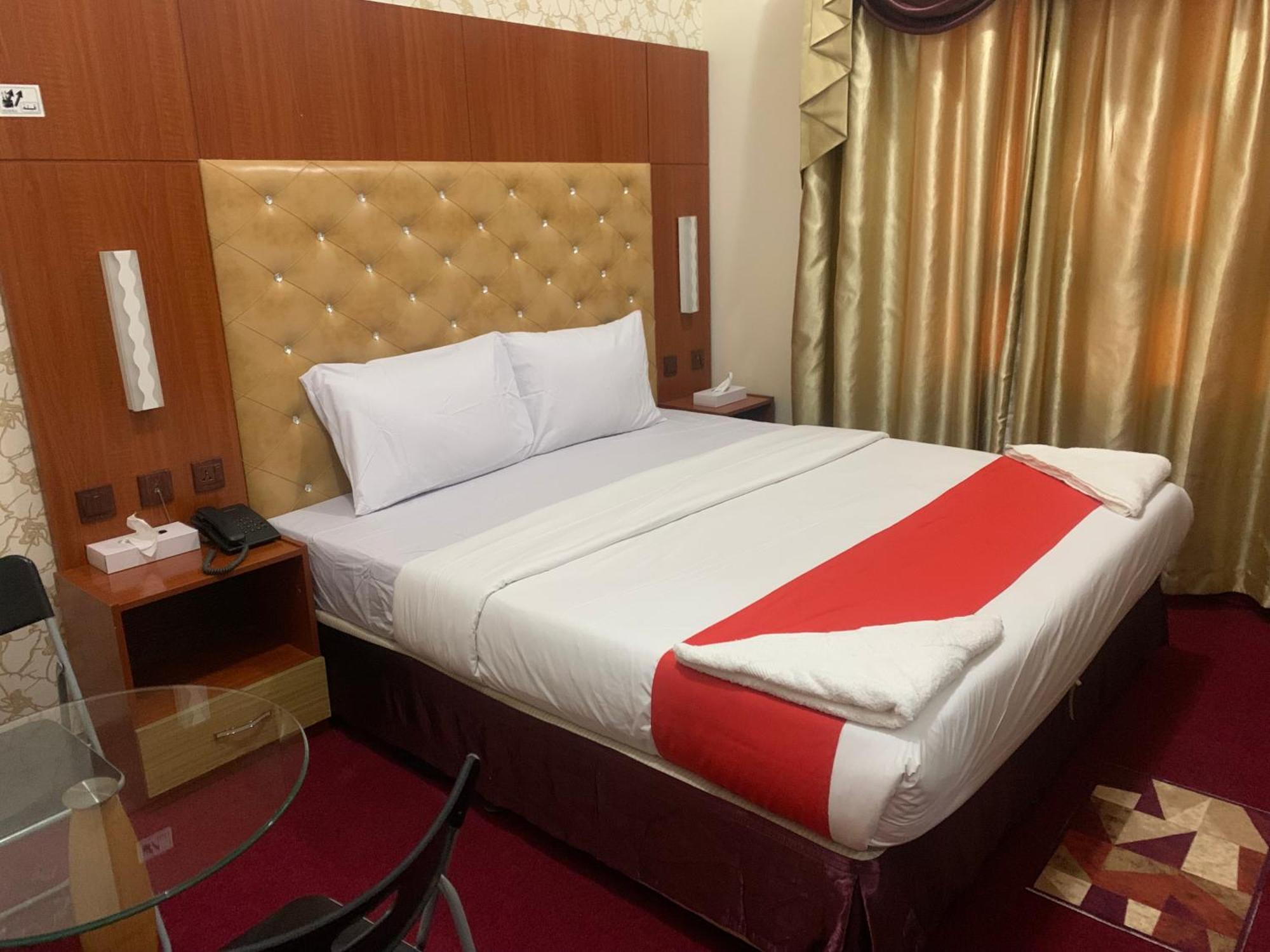 Parasol Hotel Dubaï Extérieur photo