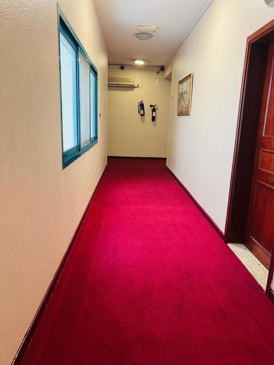 Parasol Hotel Dubaï Extérieur photo