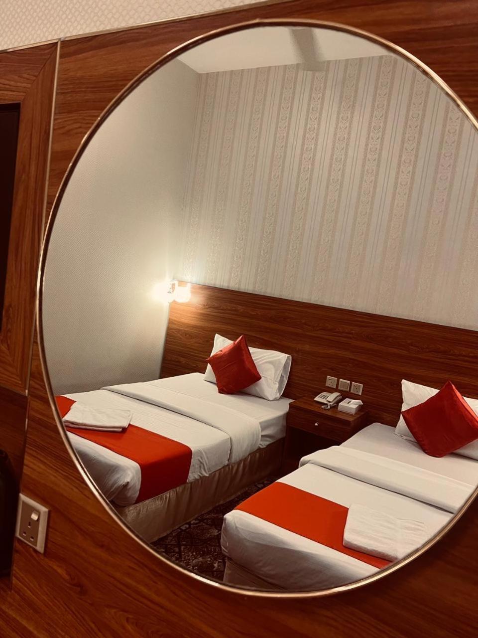 Parasol Hotel Dubaï Extérieur photo